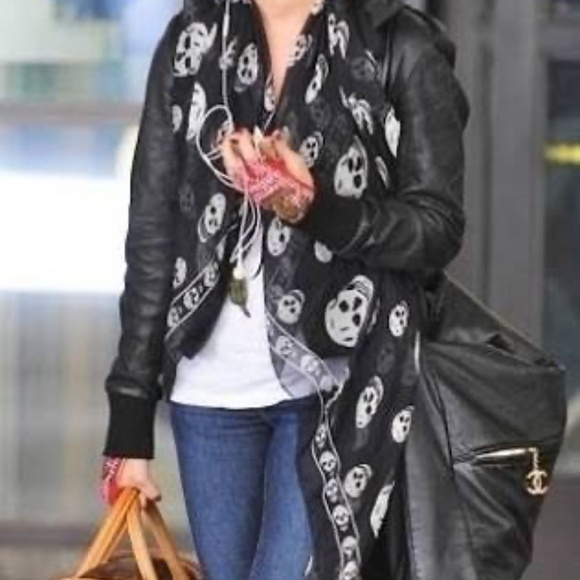 NWT | Alexander McQueen | 🖤💀 Skull Print Biker Scarf 🖤 - Picture 12 of 12